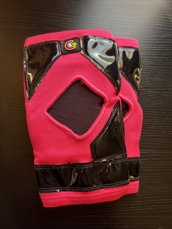 Mighty Grip Kneepads - Size Small - Pole Dancing Knee Pads Pink And Black